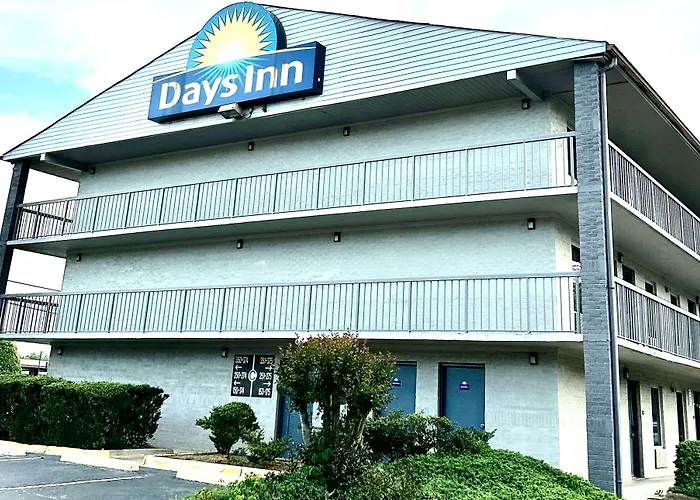 Motel: Days Inn By Wyndham Charlotte Northlake