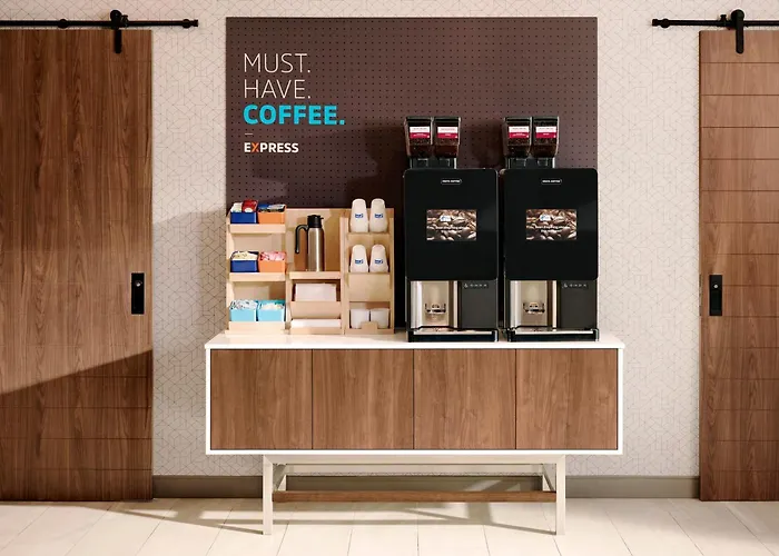 Holiday Inn Express Arrowood By Ihg